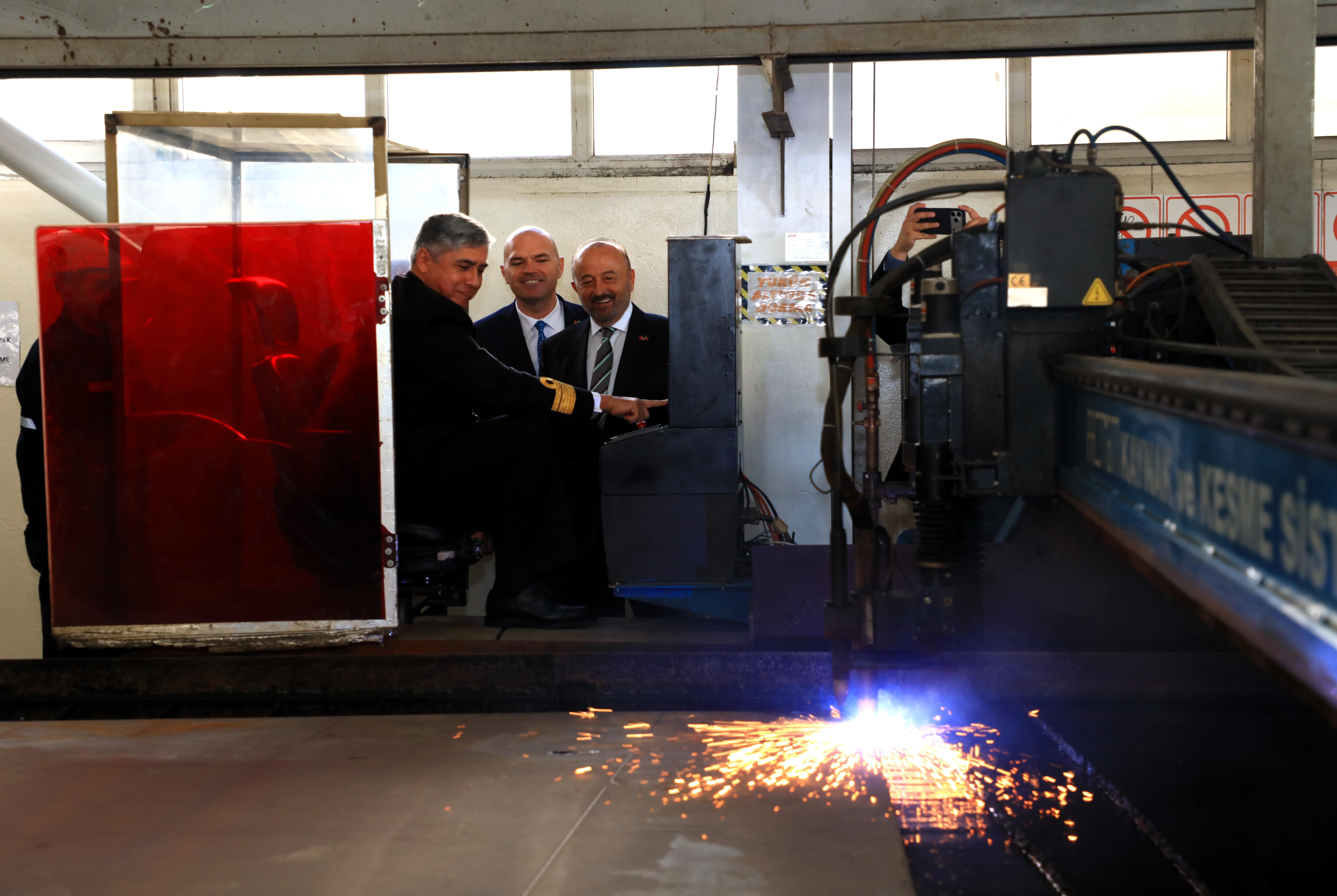 Portekiz Denizde İkmal ve Lojistik Destek Gemilerinin Sac Kesimi Yapıldı